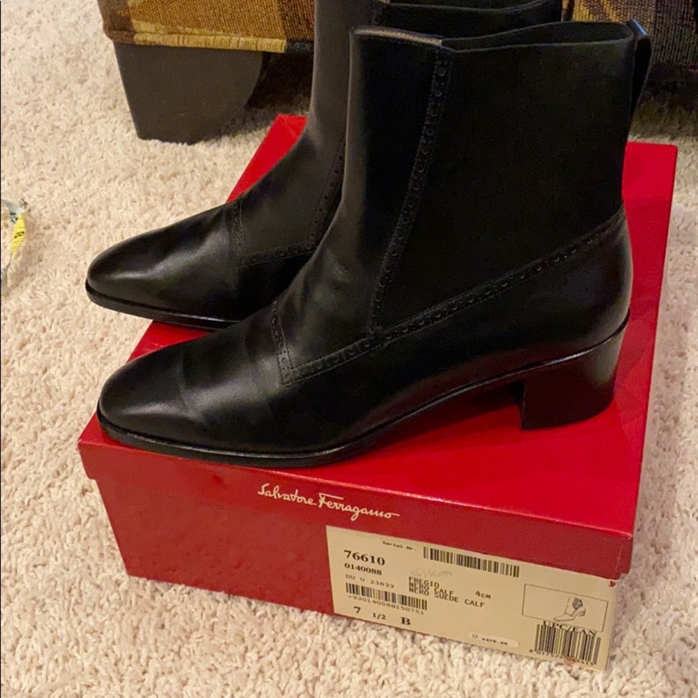 Black suede & leather SALVATORE FERRAGAMO booties - Picture 8 of 11